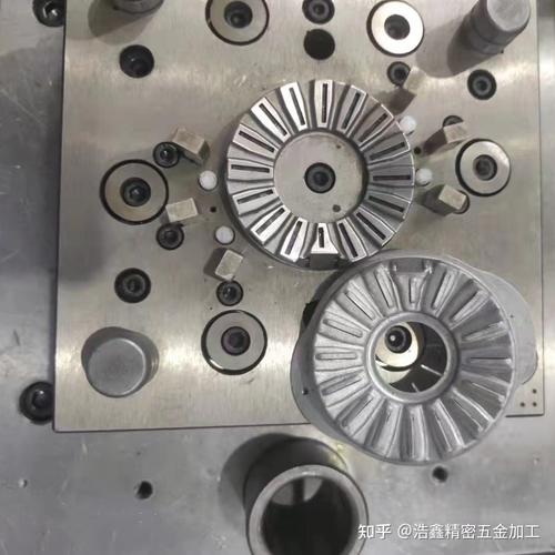 五金沖壓模具和塑膠加工模具廣泛應(yīng)用于工業(yè)生產(chǎn)中
